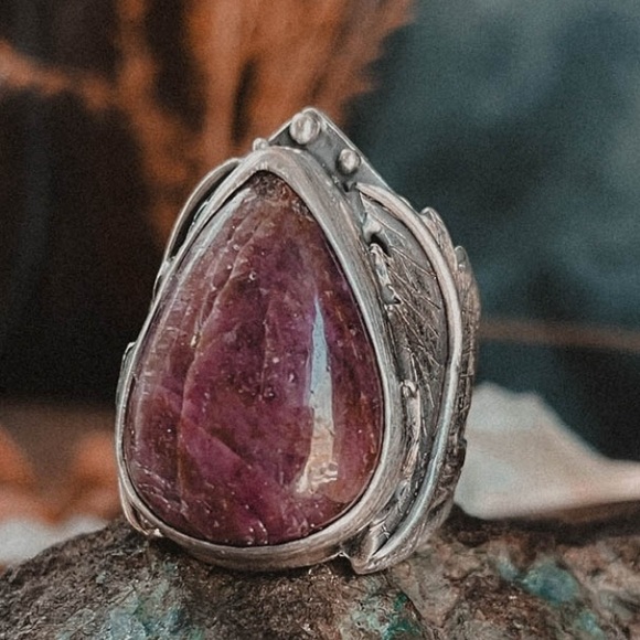 Acid Queen Ruby Oak Leaf Ring, Size 7.25 - Picture 14 of 14